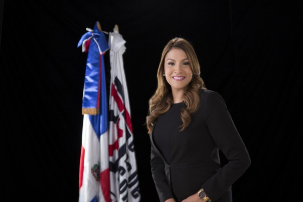 Entrevista a Paola Vásquez, presidenta Comisión de Defensa Comercial (CDC) en Revista Factor Éxito